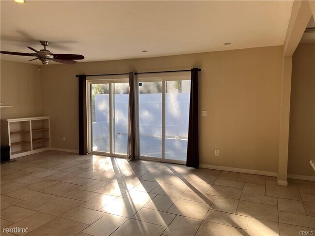 Foto del edificio - 4 br, 3 bath House - 11447 Brainard Ave