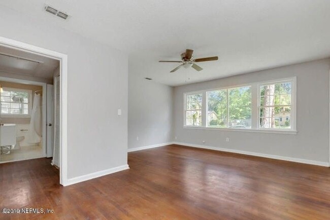Foto del edificio - 3516 Myra St