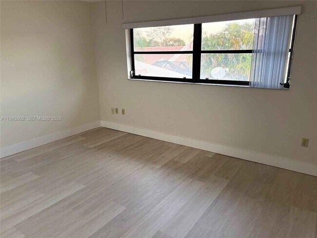 Building Photo - Southwest 115th Place, Miami, FL 33173 - 3 BR 2 BA single-family home