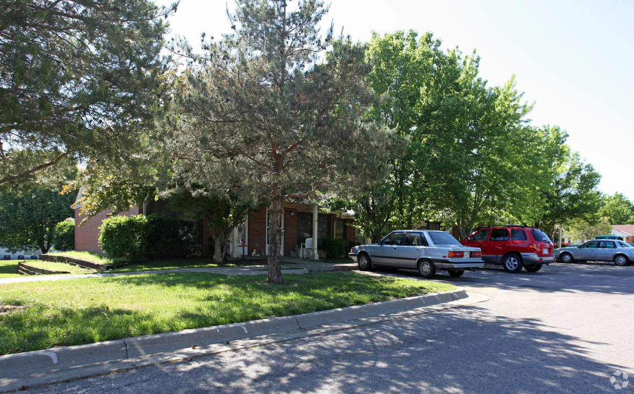 Primary Photo - Century Plaza Retirement Center