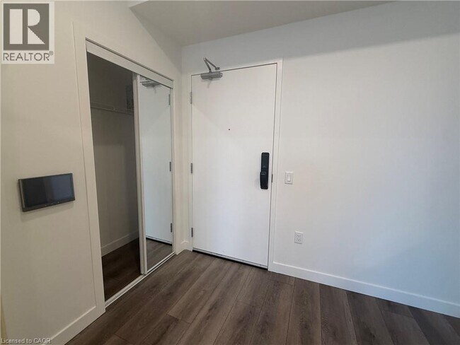 Photo du bâtiment - 461 Green Rd