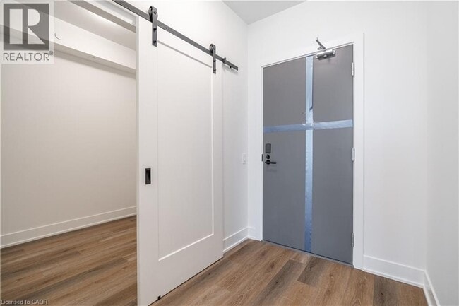 Building Photo - 2088 James St