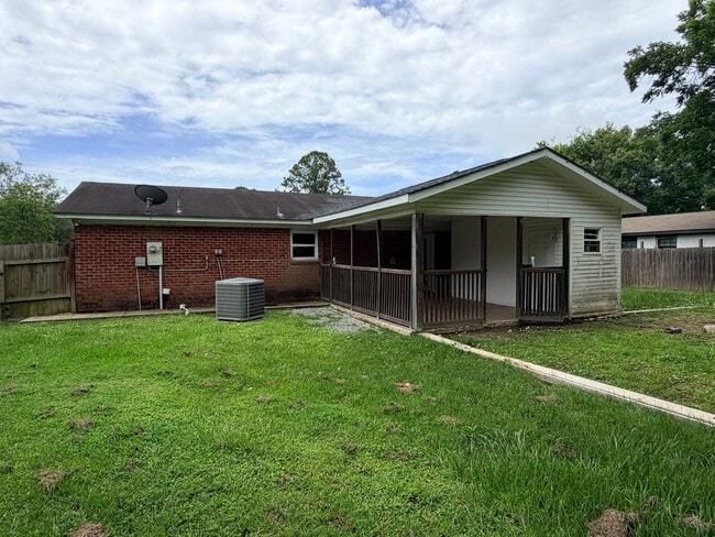 Building Photo - Gautier Property