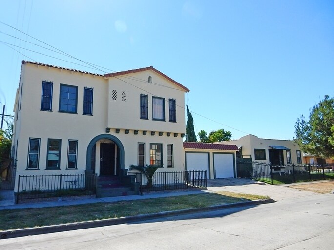 Primary Photo - 5216 Roseland St