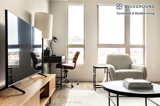 Building Photo - 635 Robinson Ave