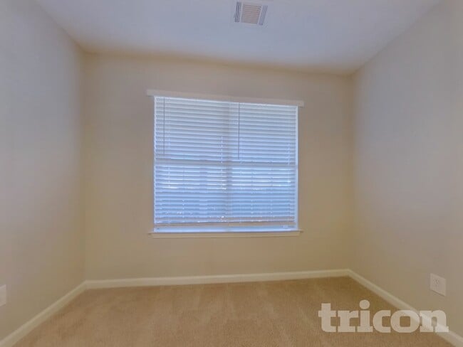 Building Photo - 100 Doves Nest