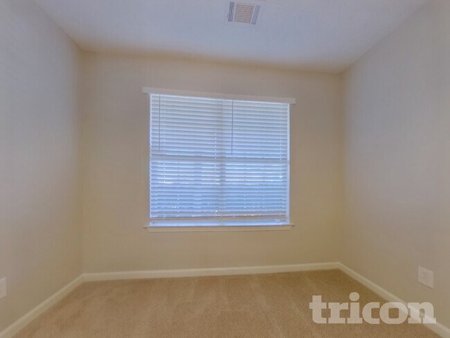 Foto del edificio - 100 Doves Nest