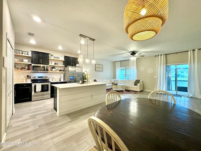 Building Photo - 12665 Josslyn Ln