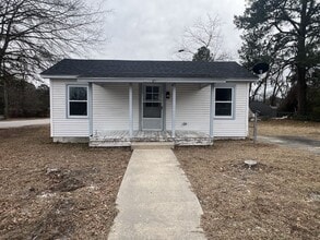 Building Photo - 801 Chestnut St