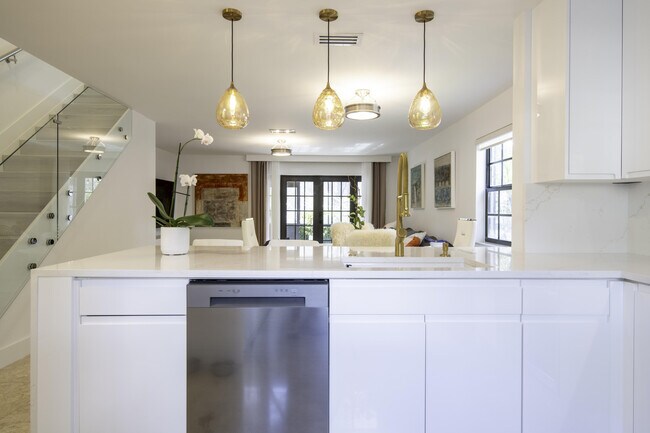 Foto del edificio - 576 Westree Ln