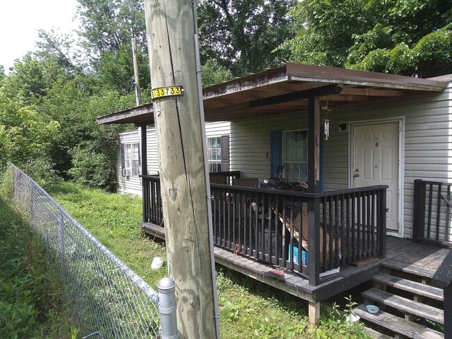 Building Photo - 357 Park Hill Rd