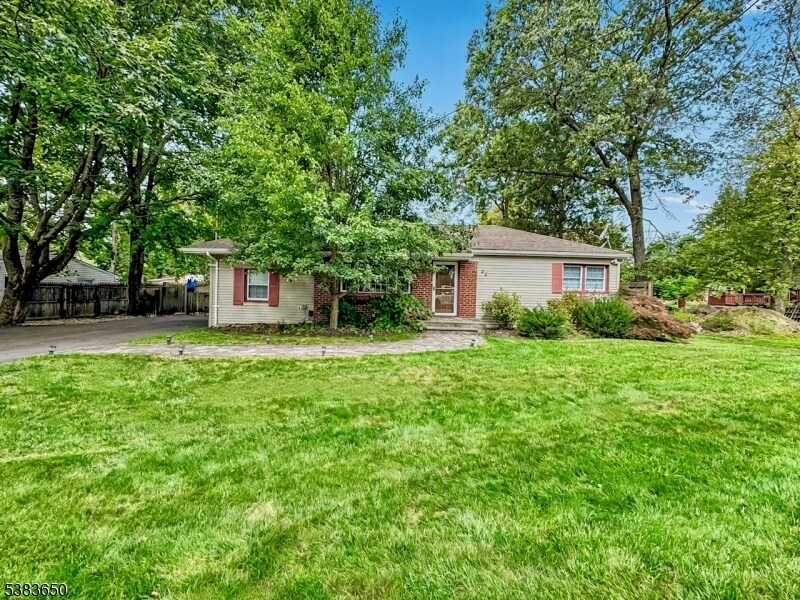 Foto principal - 25 Maple Ave