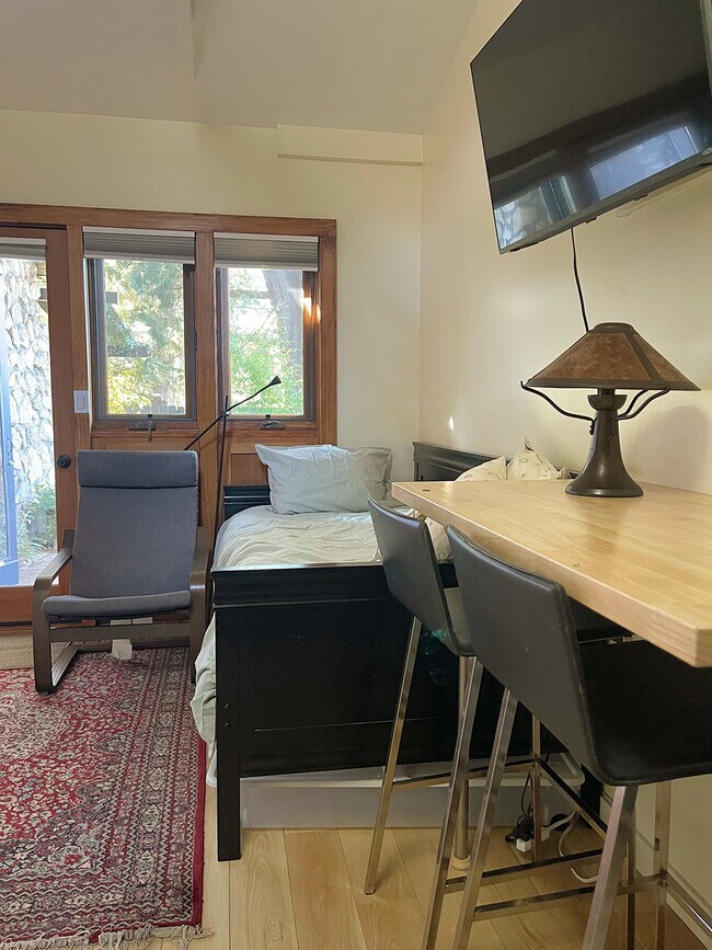 Foto del edificio - 3355 Reta St