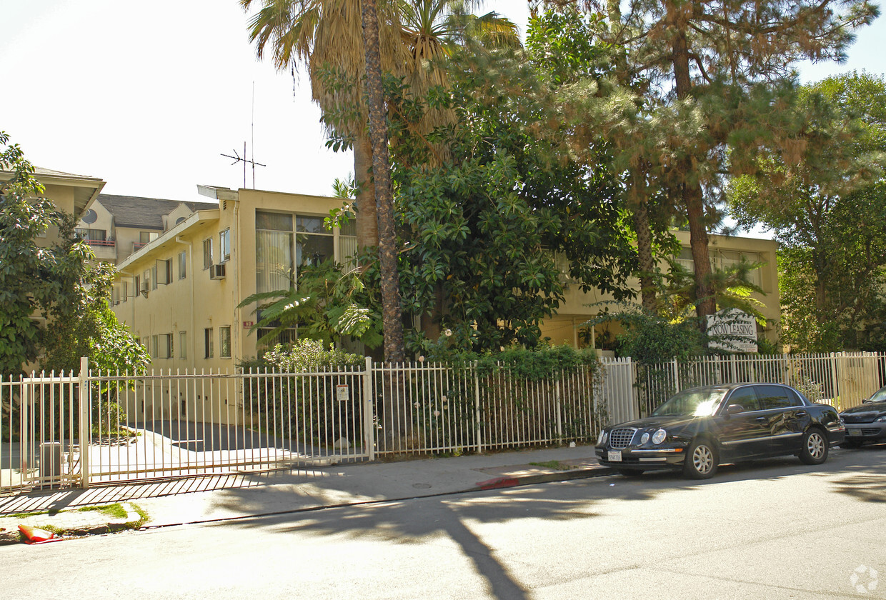 Building Photo - Hawthorn Apartments