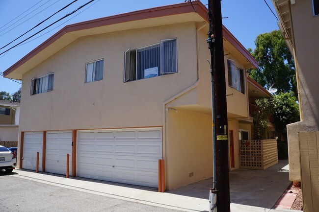 Foto del edificio - 8118 W 83rd St