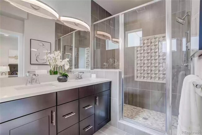 Master bathroom - 1336 Sheridan Blvd