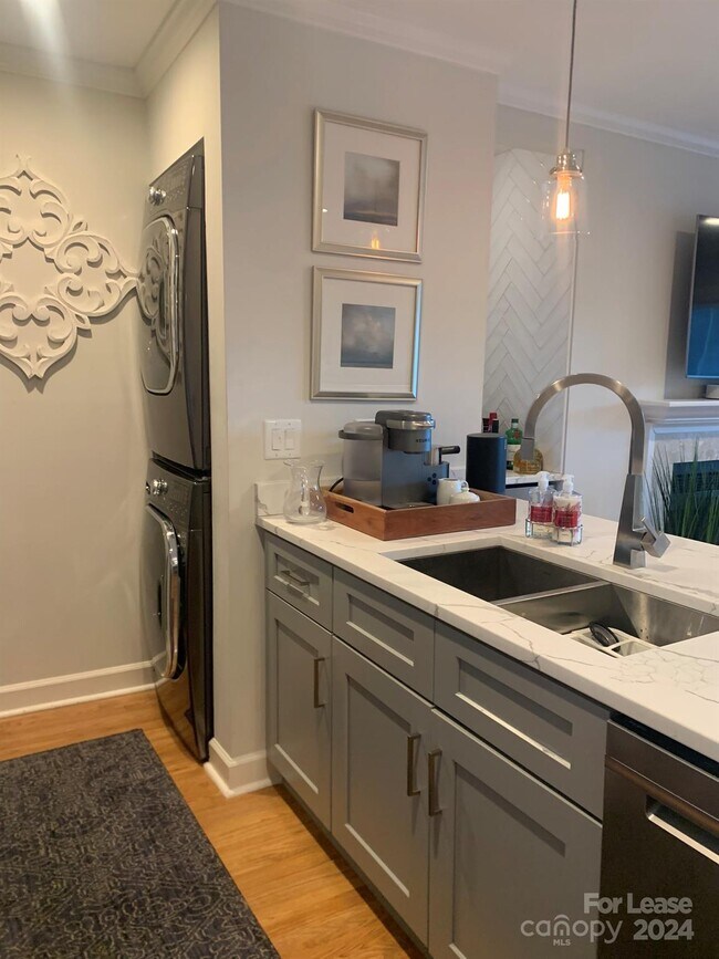 Foto del edificio - 217 Northwest Dr