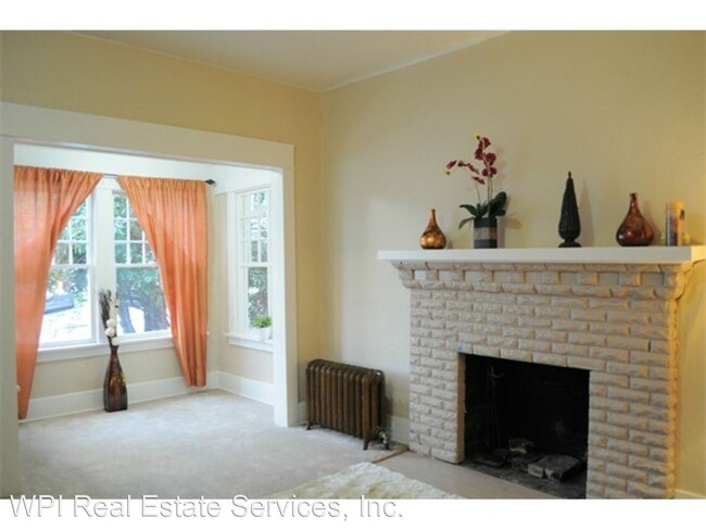 Building Photo - 6 br, 2 bath House - 4716 11th Ave NE