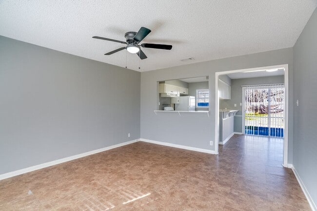 Building Photo - 6702 Esther Dr