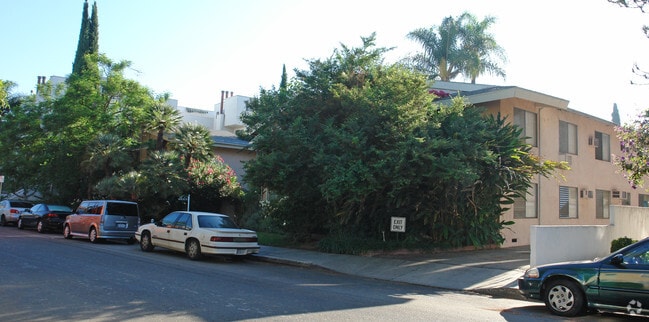 4222 Longridge Avenue - 4222 Longridge Ave