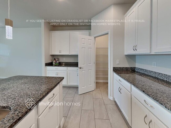 Foto del edificio - 1487 Grassland Ave