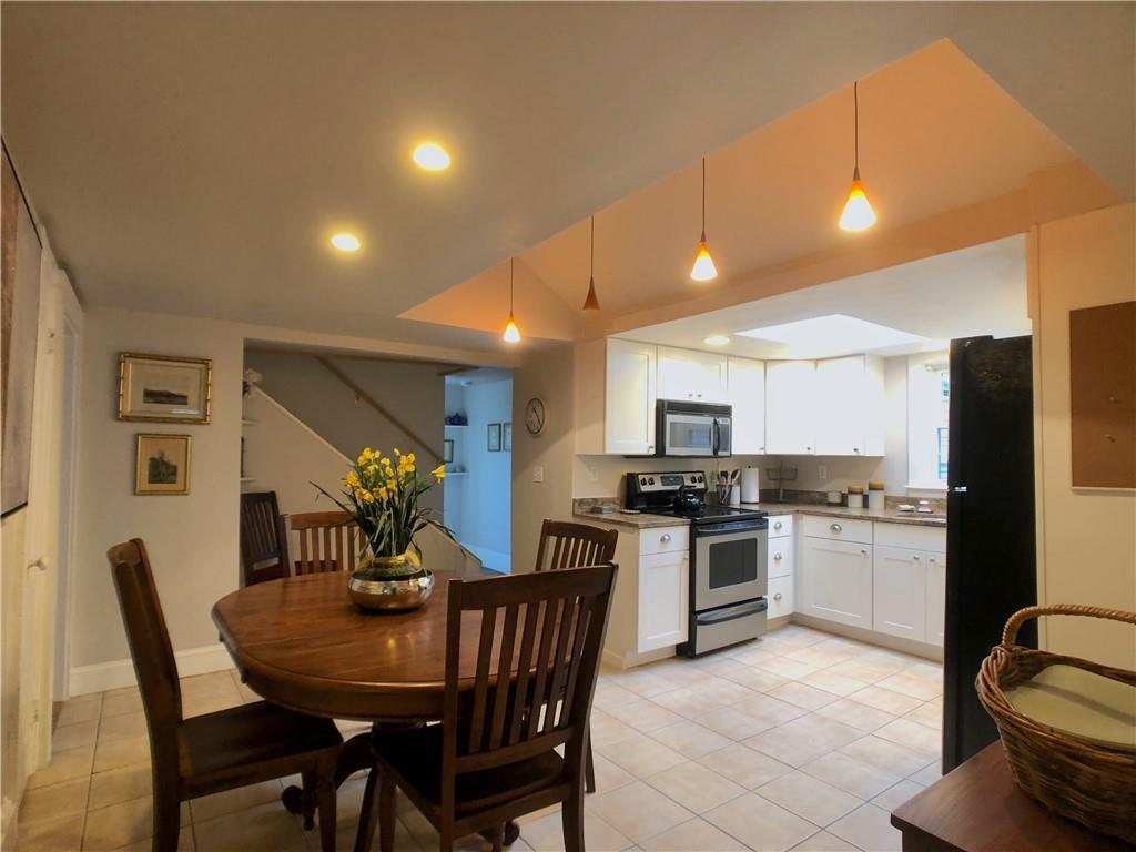 29 Gibbs Ave Unit 2, Newport, RI 02840 Condo for Rent in Newport, RI