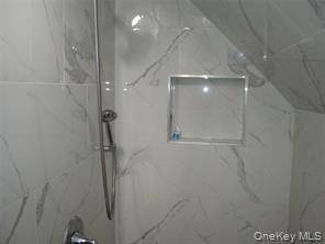 Foto del edificio - 256-07 87th Rd