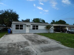 Building Photo - 1340 SW 34th Ave