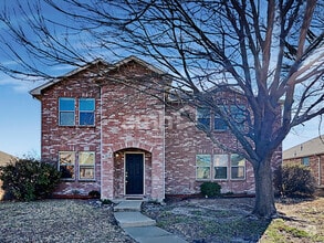 Building Photo - 3071 Fallbrook Dr