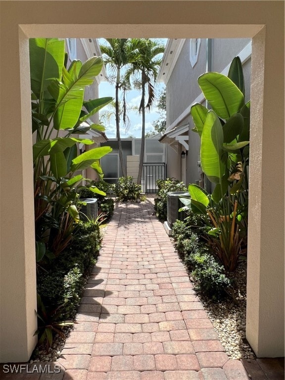 Foto del edificio - 5565 Cove Cir
