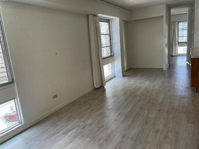 Building Photo - 1616 Liholiho St