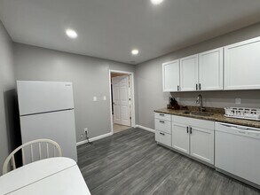 Building Photo - 206 Wewoka Trce