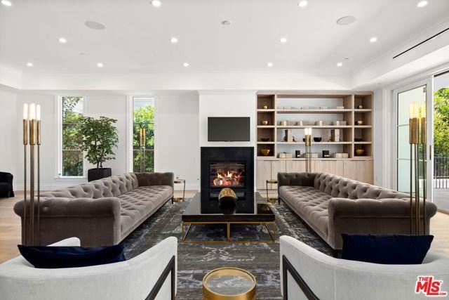 Foto del edificio - 722 N Camden Dr