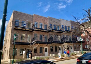 Building Photo - 811 Douglas St