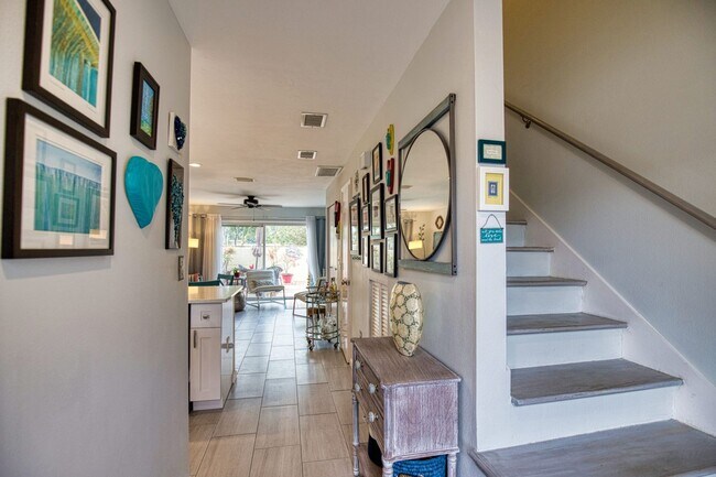 Building Photo - Annual Furnished 2 Bedroom 1.5 Bathroom To...