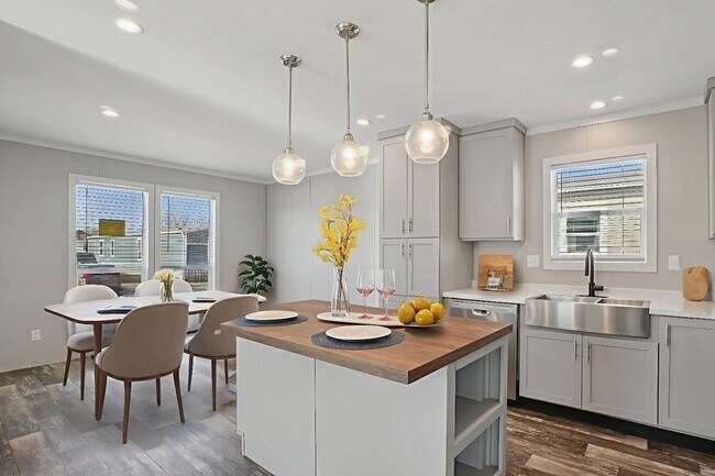 Foto del edificio - 1605 American Dr