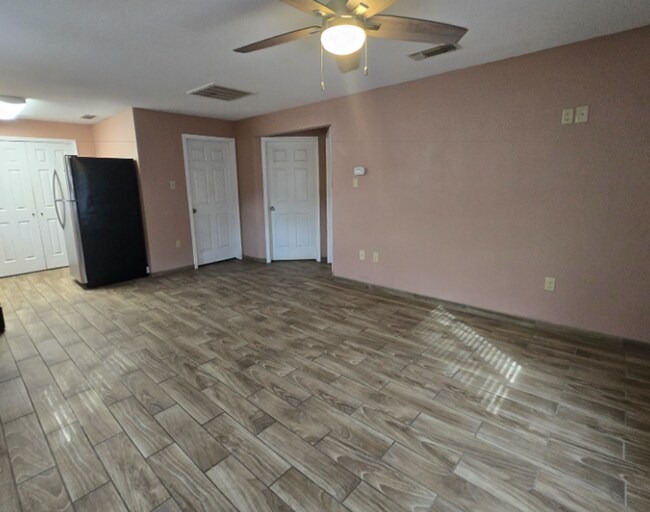 Foto del edificio - Centrally located!