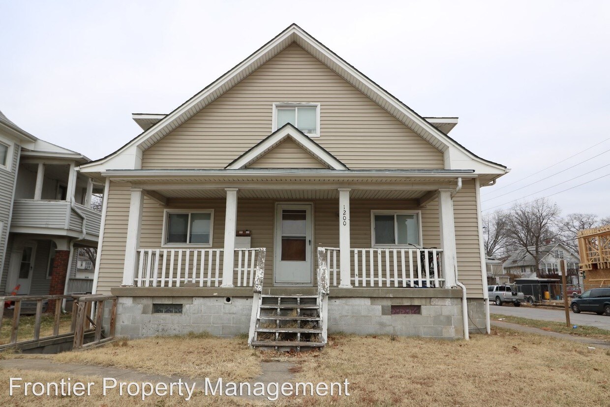 Primary Photo - 1200 Bluemont Ave