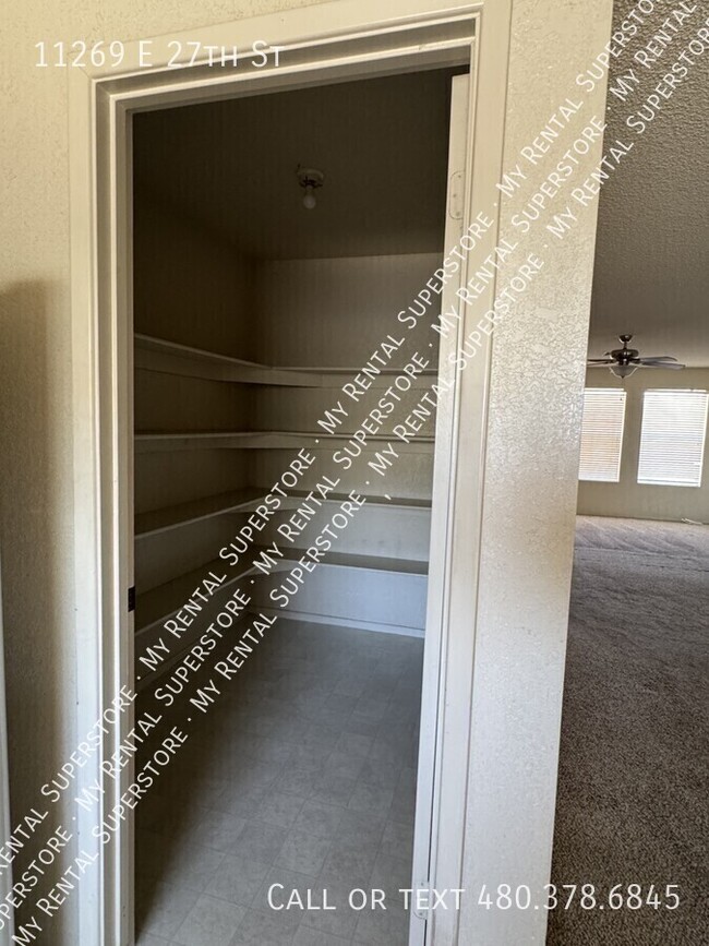 Foto del edificio - 11269 E 27th St