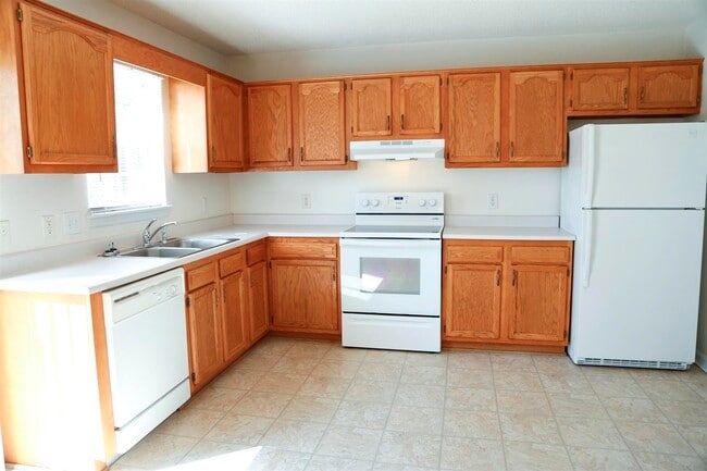 Building Photo - 121 W Ivybridge Dr