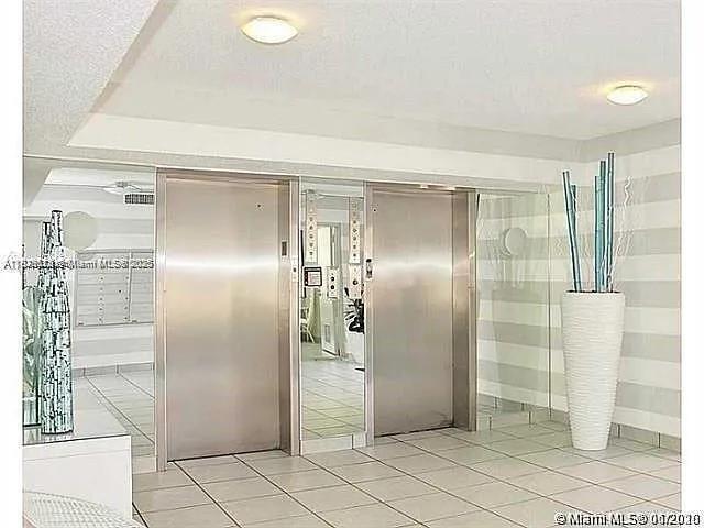 Foto del edificio - 17800 Atlantic Blvd