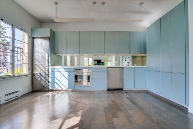 Foto del edificio - 109 N Sycamore Ave