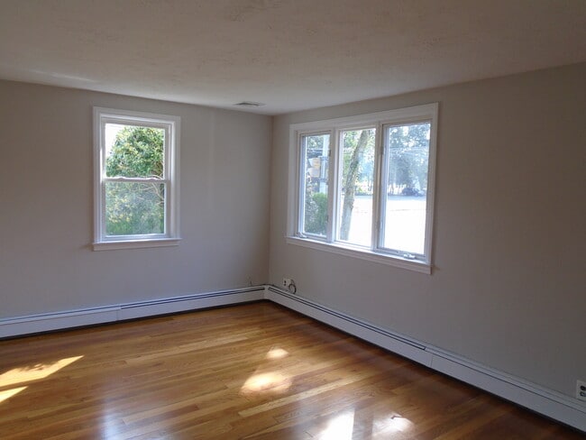 Living Room - 199 River Ln