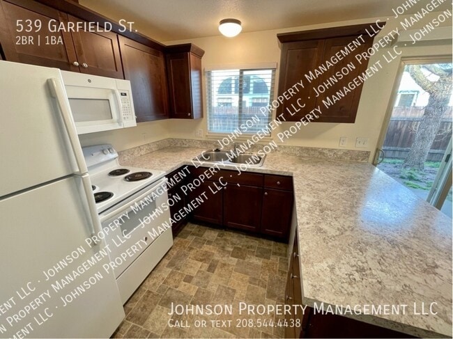 Building Photo - 539 Garfield St