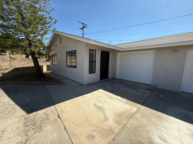Building Photo - 2 ON 1 PROPERTY in ALPINE! 3BR/2BA home PL...