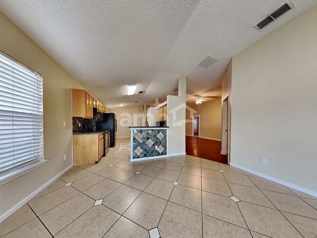 Foto del edificio - 9261 Redtail Dr