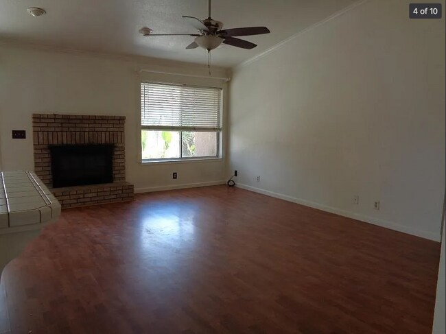 Foto del edificio - 898 Don Medico Dr