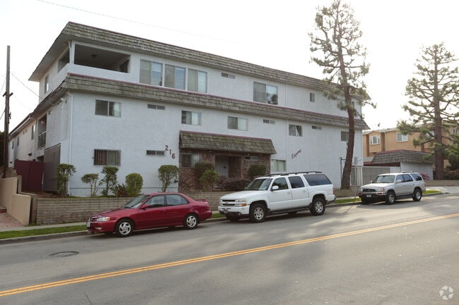 Building Photo - Sky Way Apartments