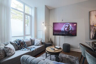 Building Photo - 333A Adelaide St E