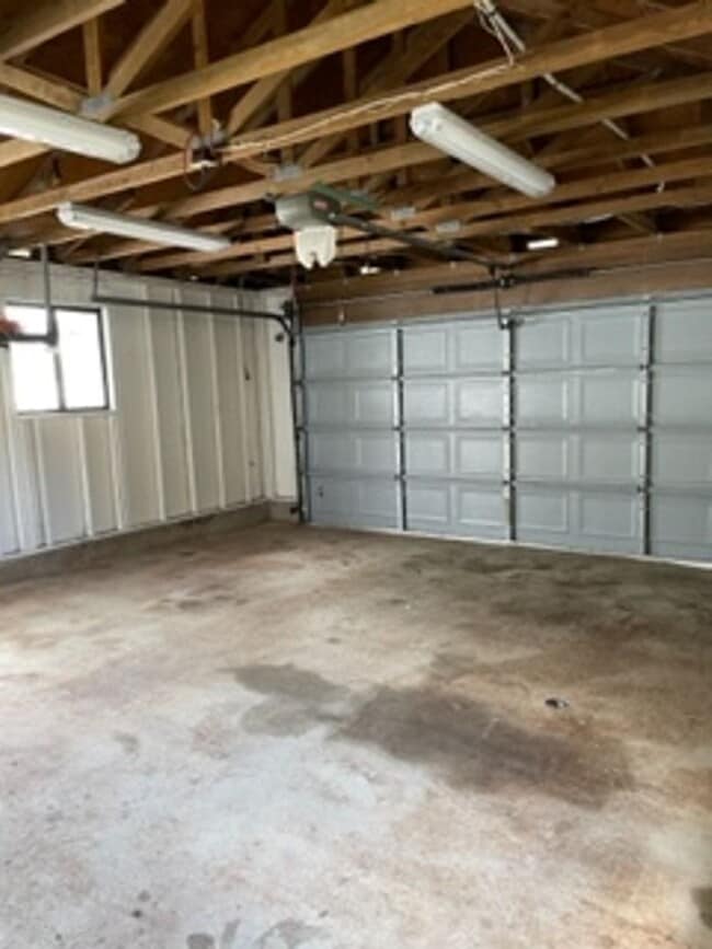 Building Photo - DON'T MISS THIS